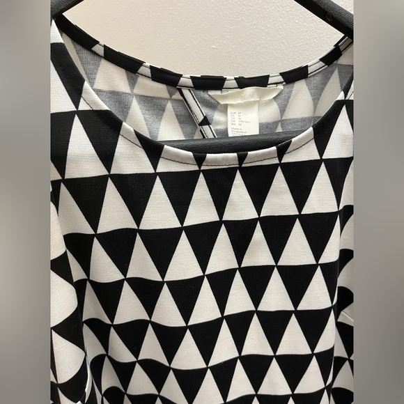 Optical Illusion Cut Out Back Black and White Dress H&M Sleeveless Midi Skater M - Picture 4 of 7